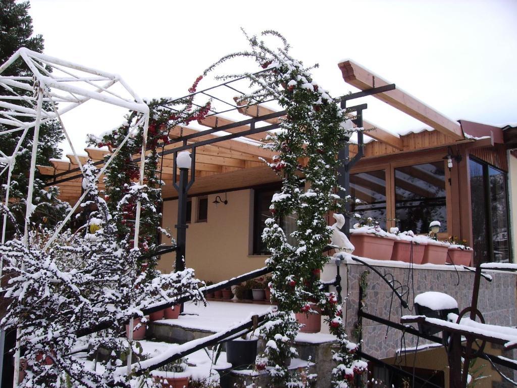 Nightingale Hotel Platres Buitenkant foto