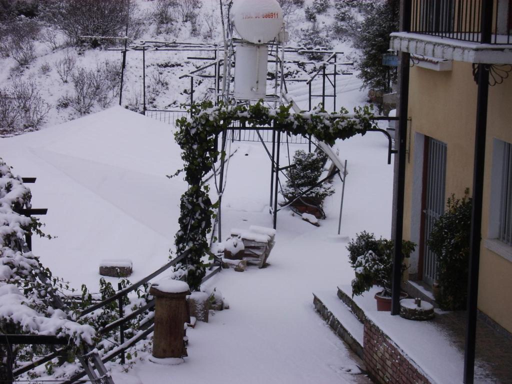 Nightingale Hotel Platres Buitenkant foto